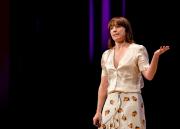 ZIENTZIA ASTEA: MAIA GARCIA-VERGNIORY, MATERIAL TOPOLOGIKOEN FISIKARIA